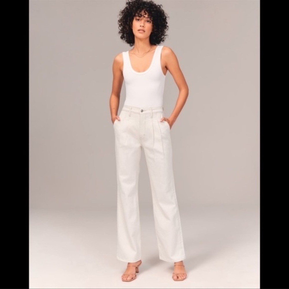 Curve Love 90s Pleated Ultra High Rise Relaxed Jeans “25 Long”